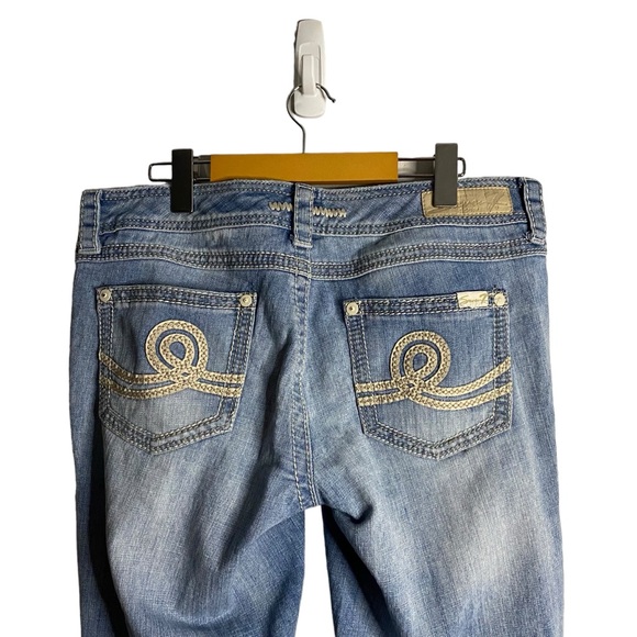 Seven 7 Women’s Light Wash Slim Straight Denim Jeans - Picture 8 of 9